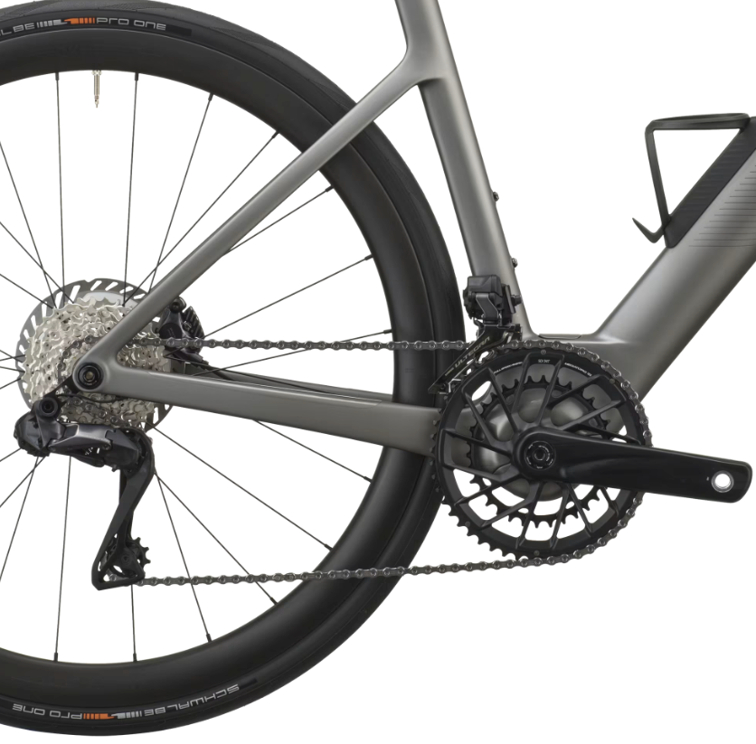 Scott Fastlane 10 Electric Road Bikes and free pedals